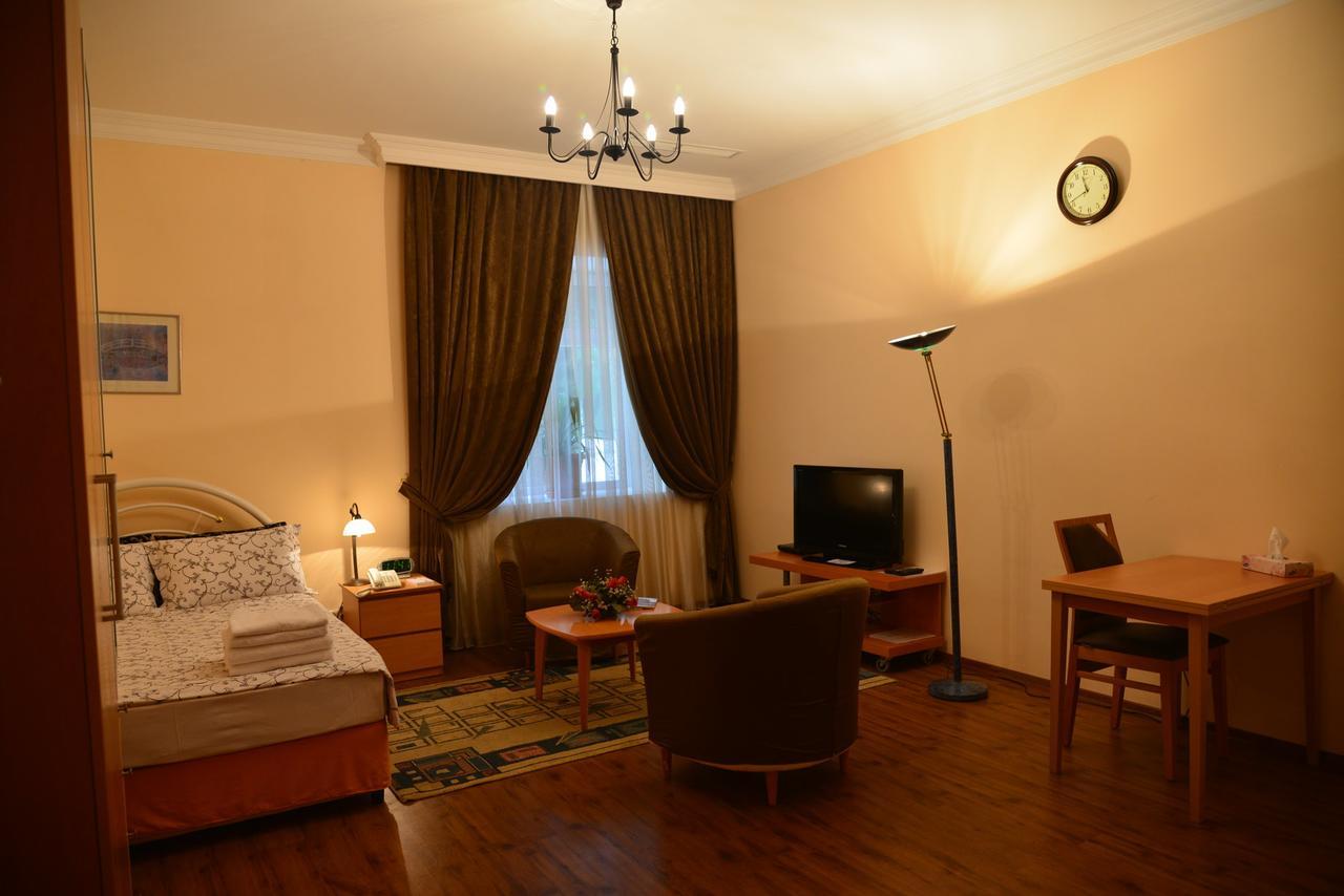 City Mansion Aparthotel Баку Экстерьер фото